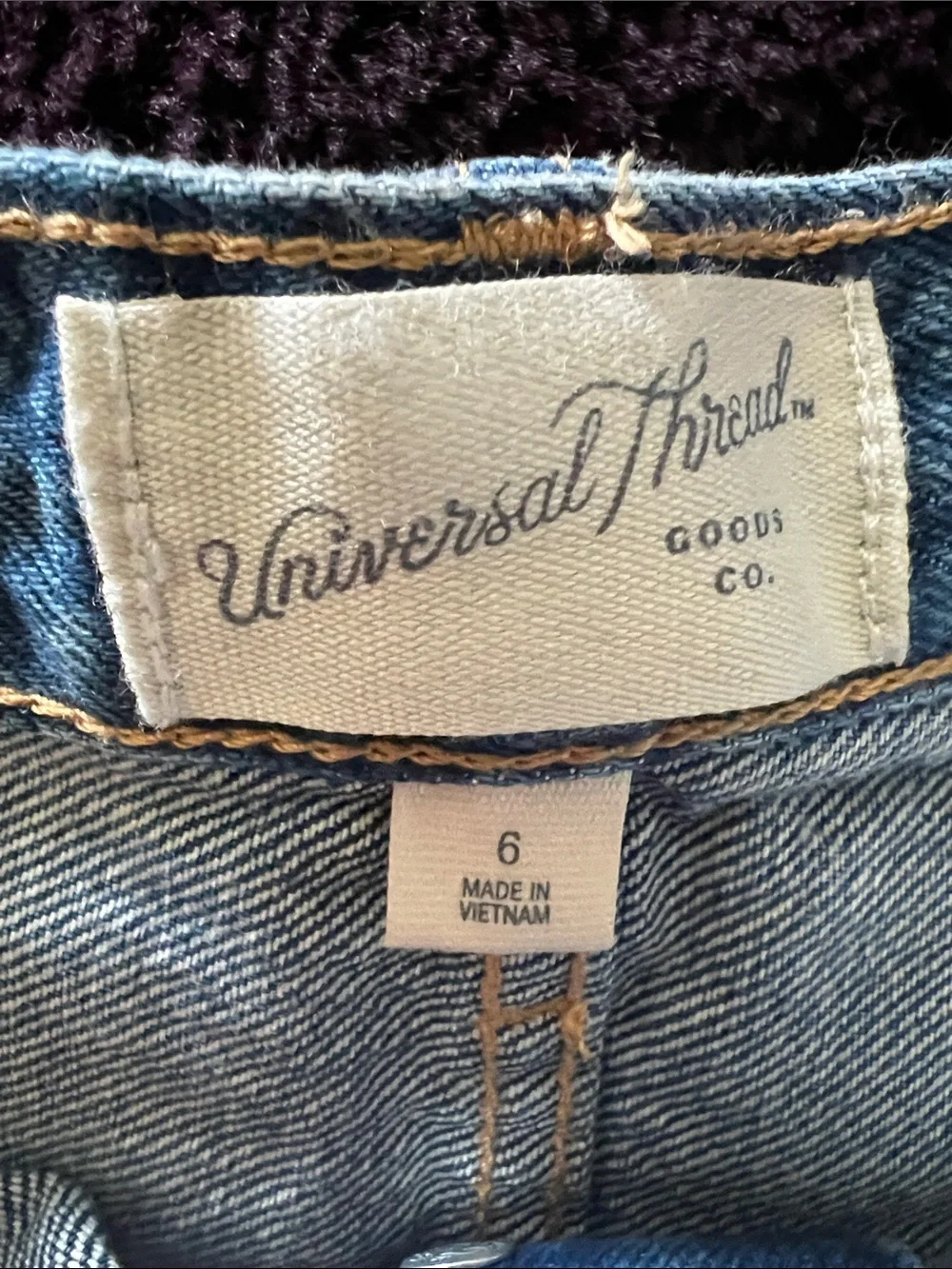 Universal Threads 90s baggy shorts